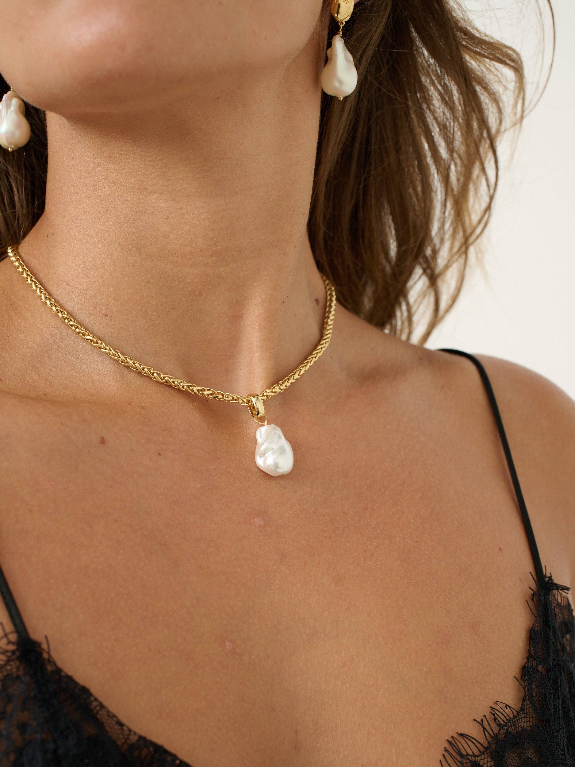 Organic Pearl Pendant Necklace