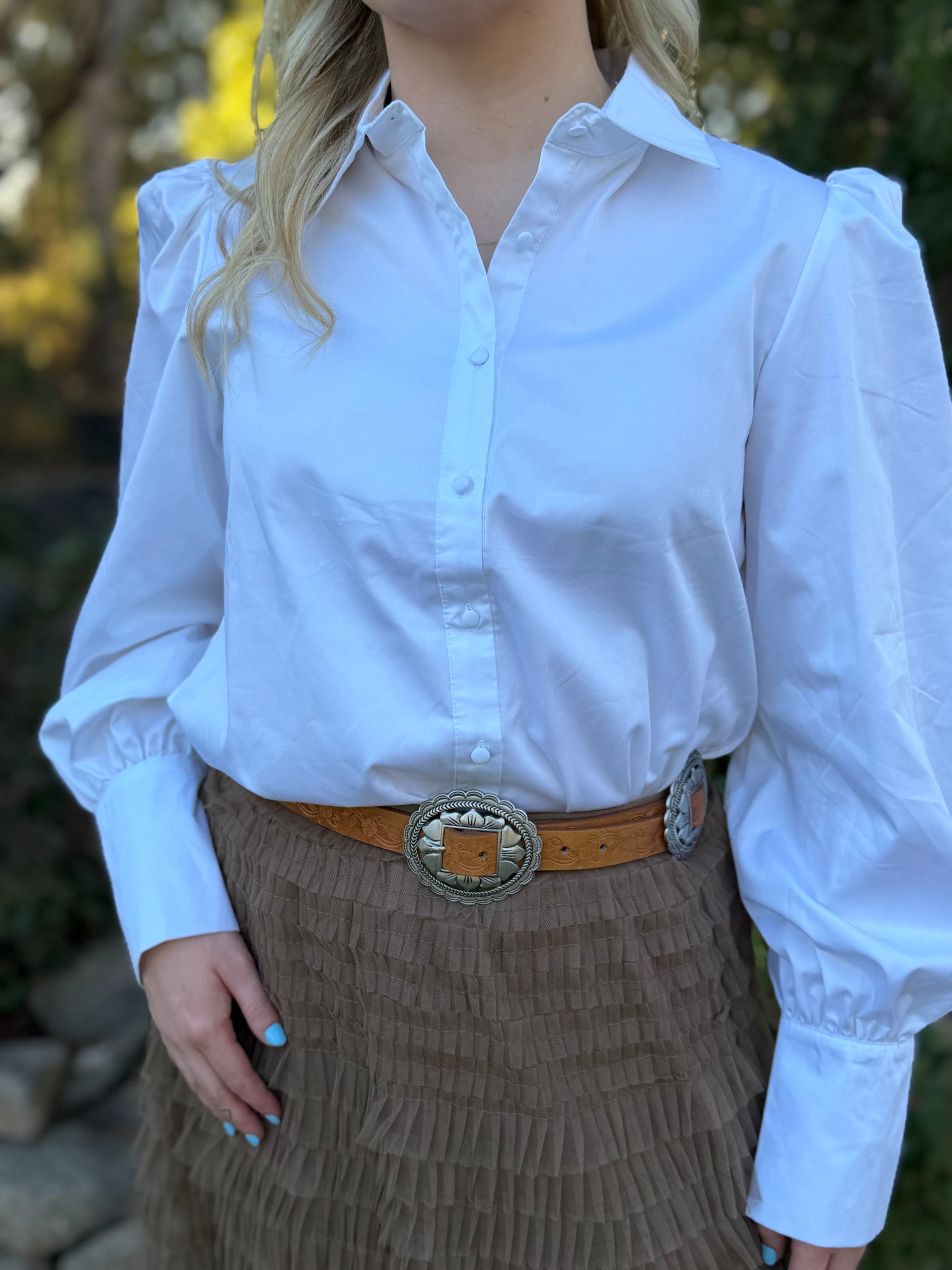 White top~ long sleeve