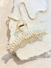 Twist Pearl Hair Claw Clip