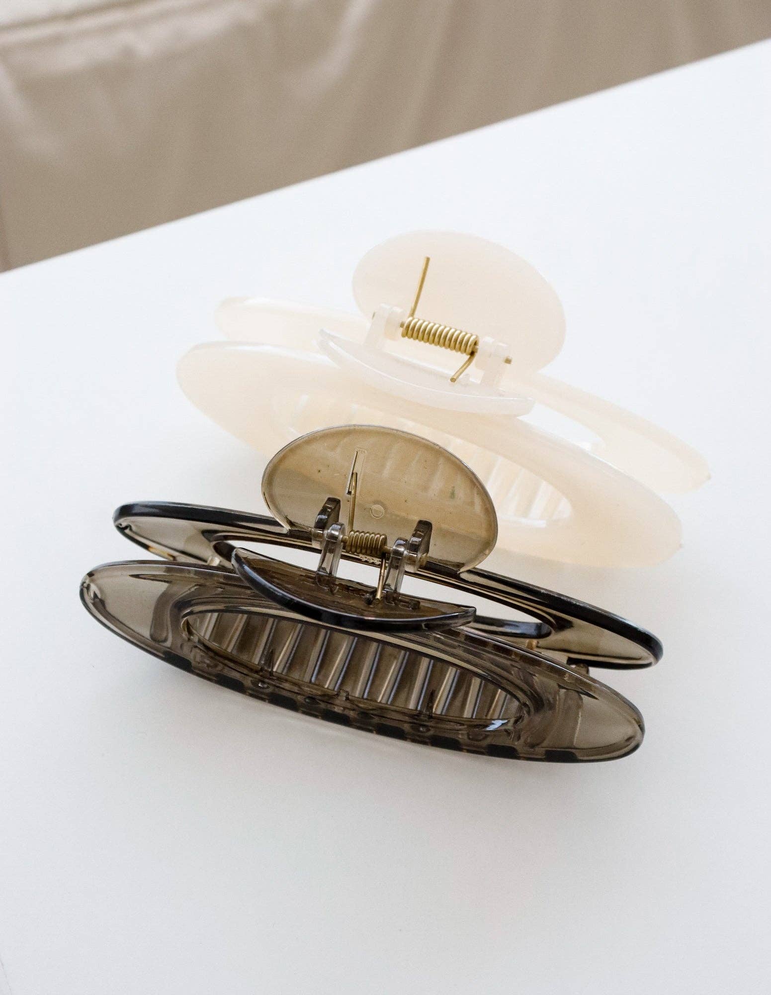 Rue Oval Hair Claw Clips (2col)