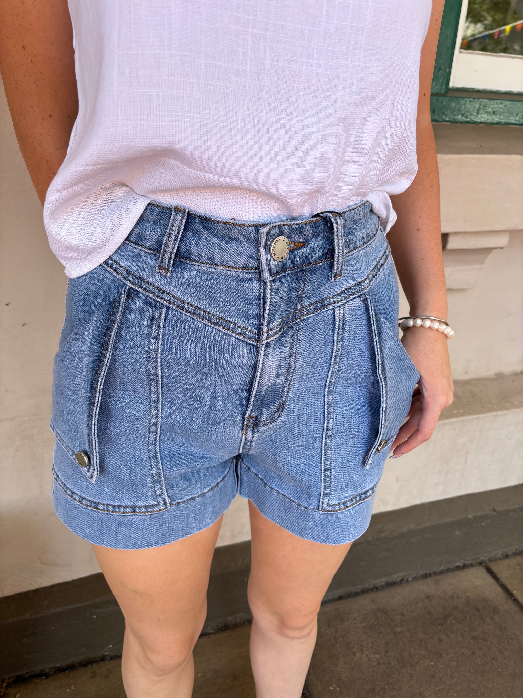 Denim Shorts ~ Fold pockets ~ light wash