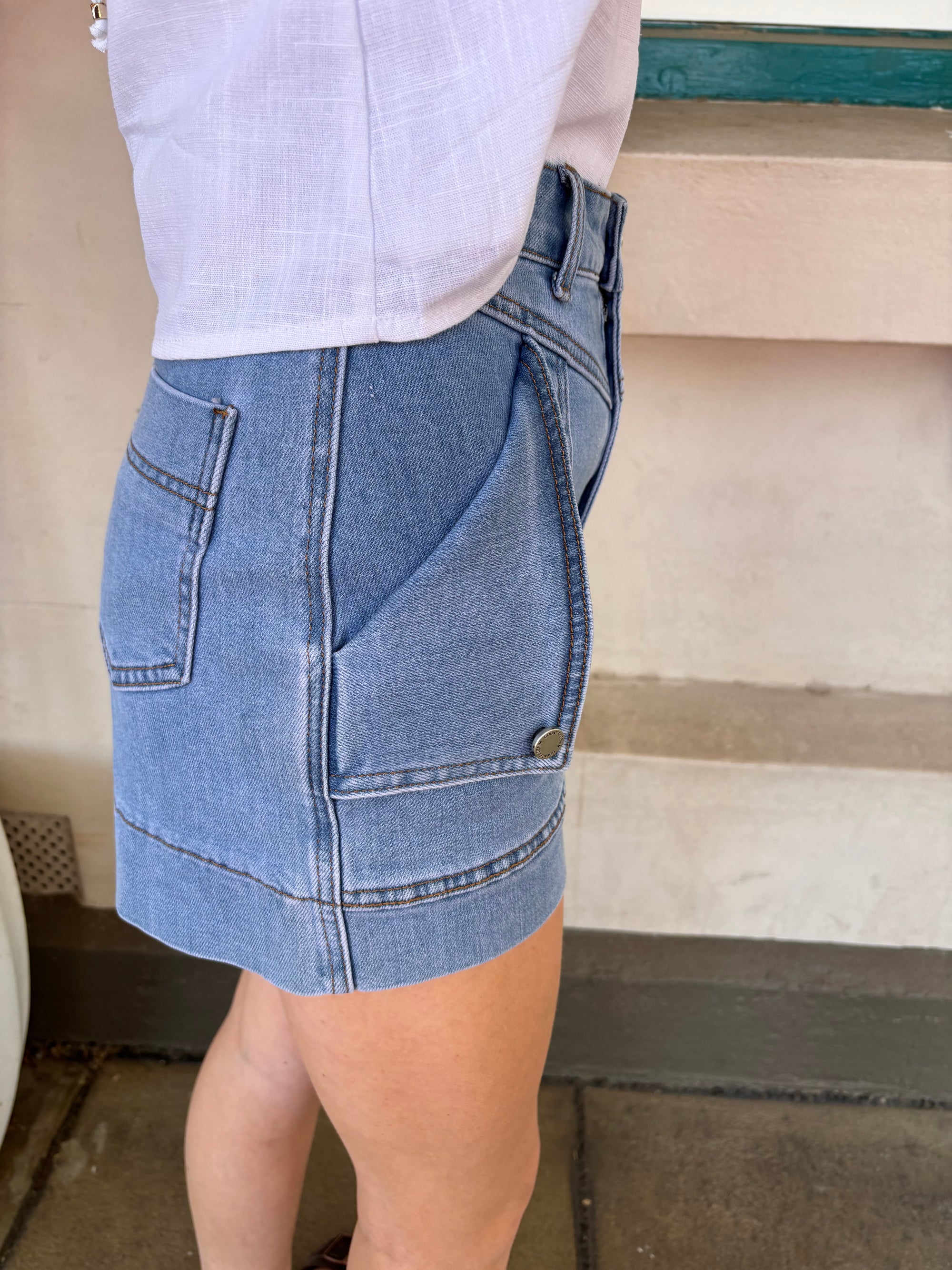 Denim Shorts ~ Fold pockets ~ light wash