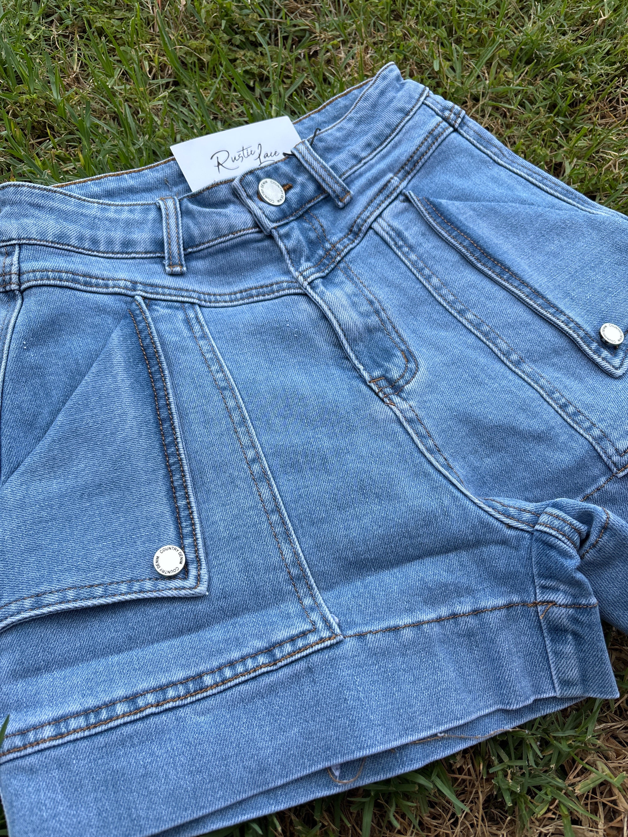 Denim Shorts ~ Fold pockets ~ light wash