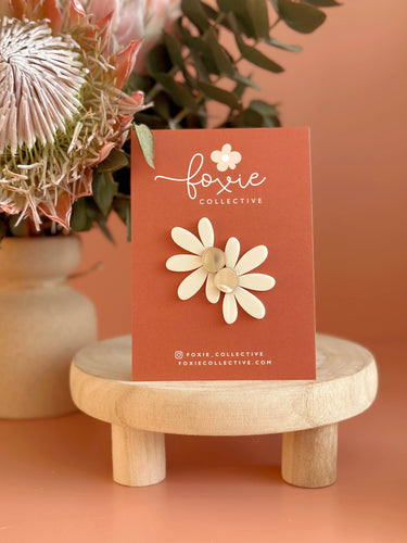 Jumbo Daisy Stud Earrings | Cream + Gold |