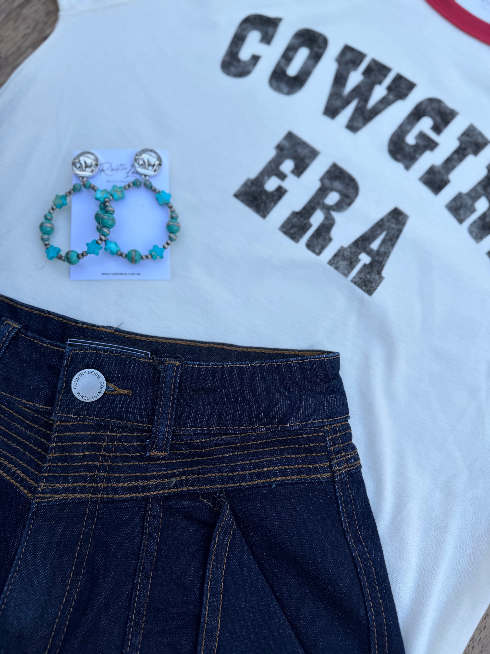 COWGIRL ERA Ringer Graphic T-Shirt: NATURAL/RED