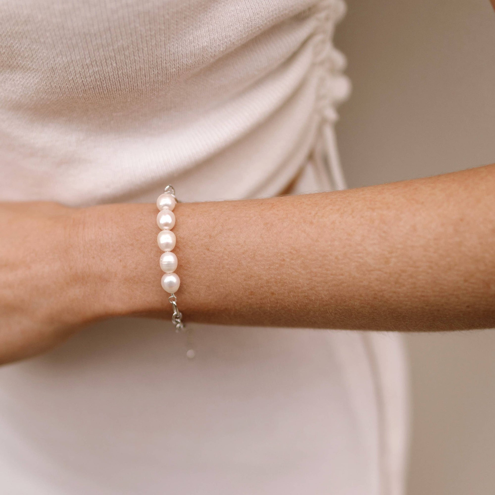 Bold Oval Freshwater Pearl Bracelet Rhodium plated