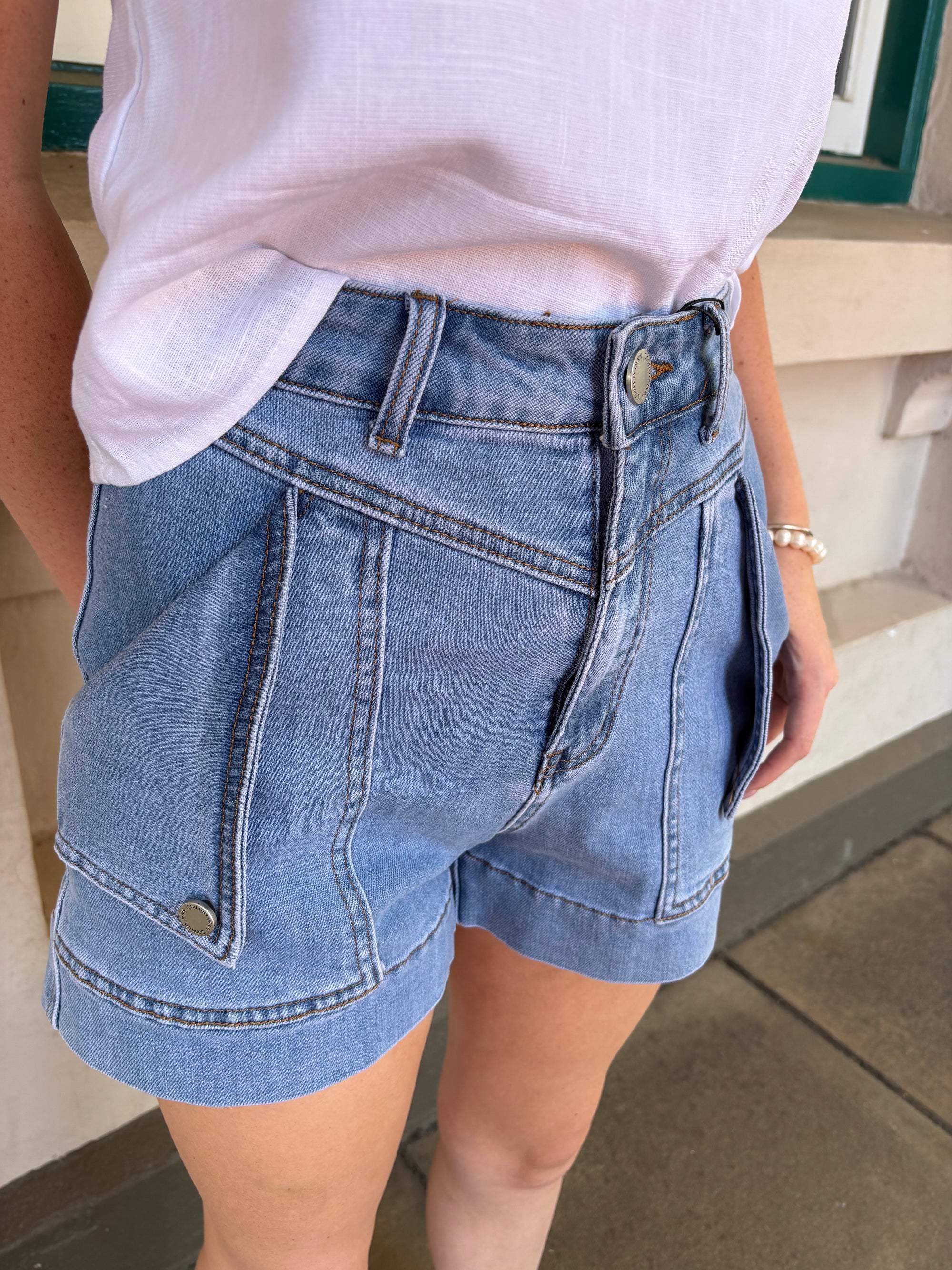 Denim Shorts ~ Fold pockets ~ light wash