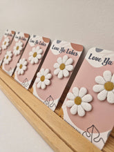 Statement Daisy Studs