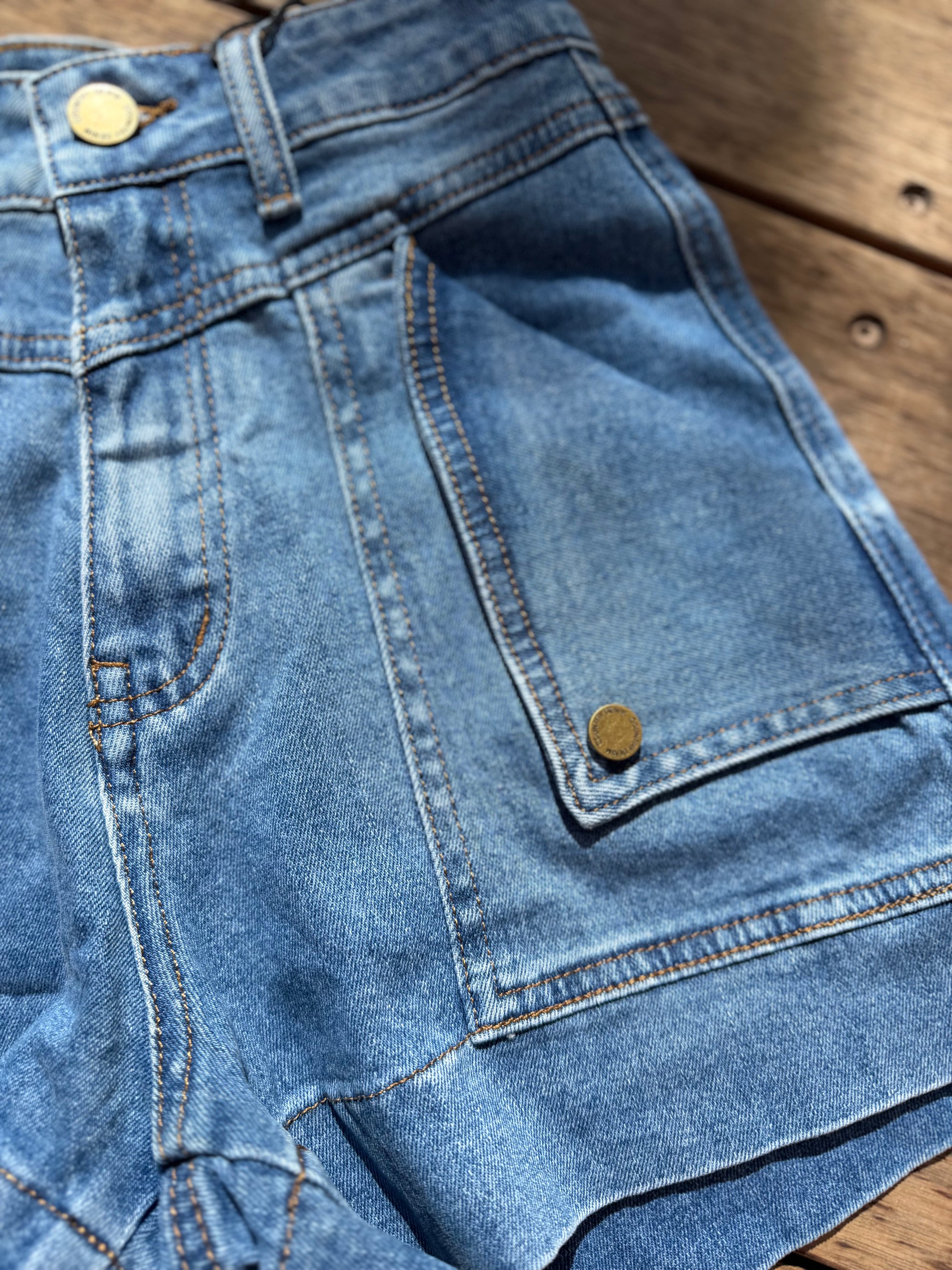 Denim Shorts Fold pockets Mid wash
