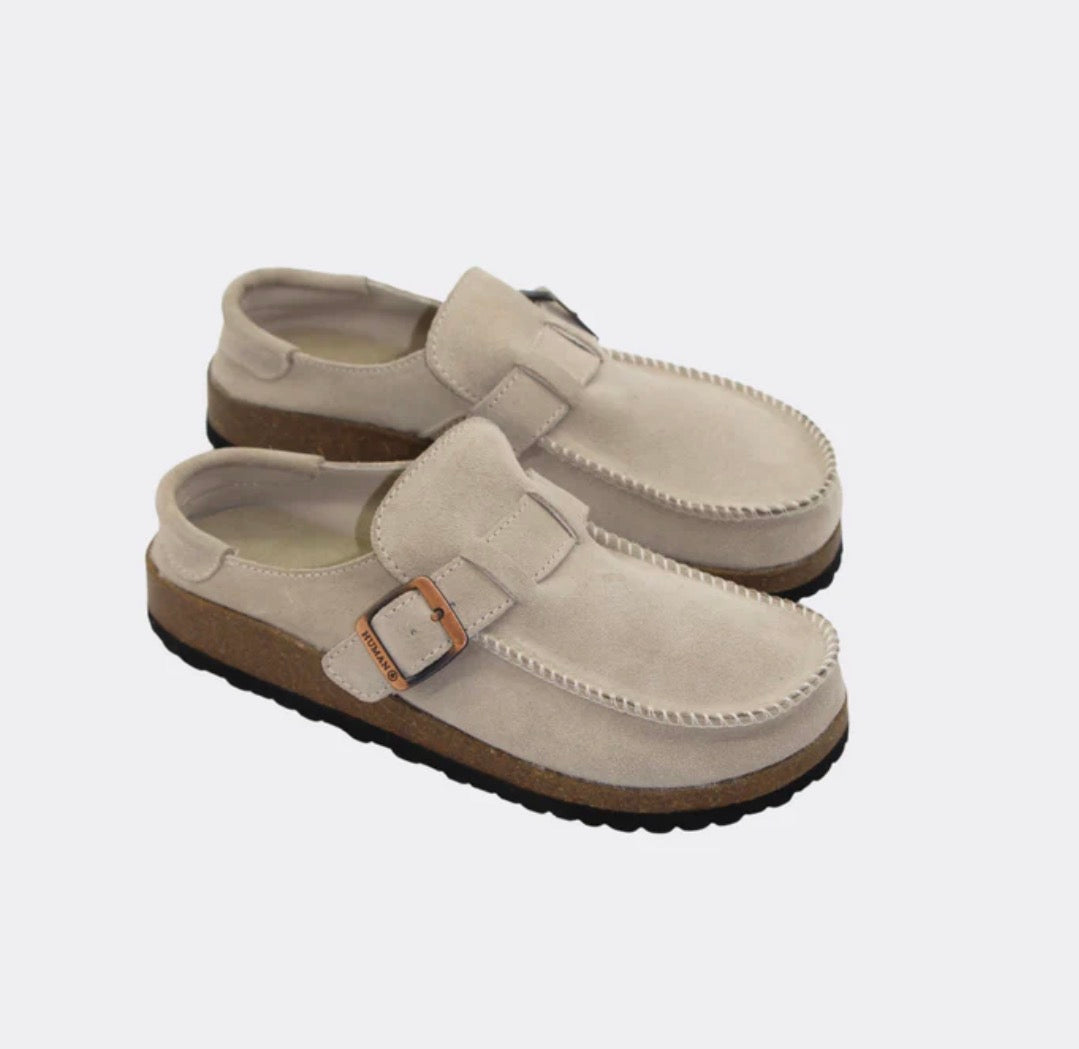 Winnie- Sand Suede