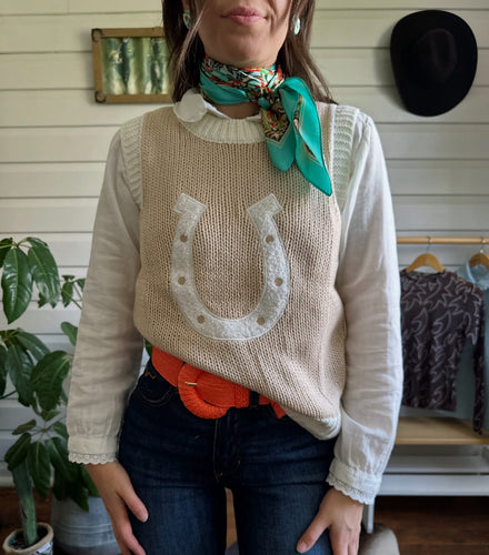 Oatmeal Woven Horseshoe Color Contrast Trim Sweater Vest