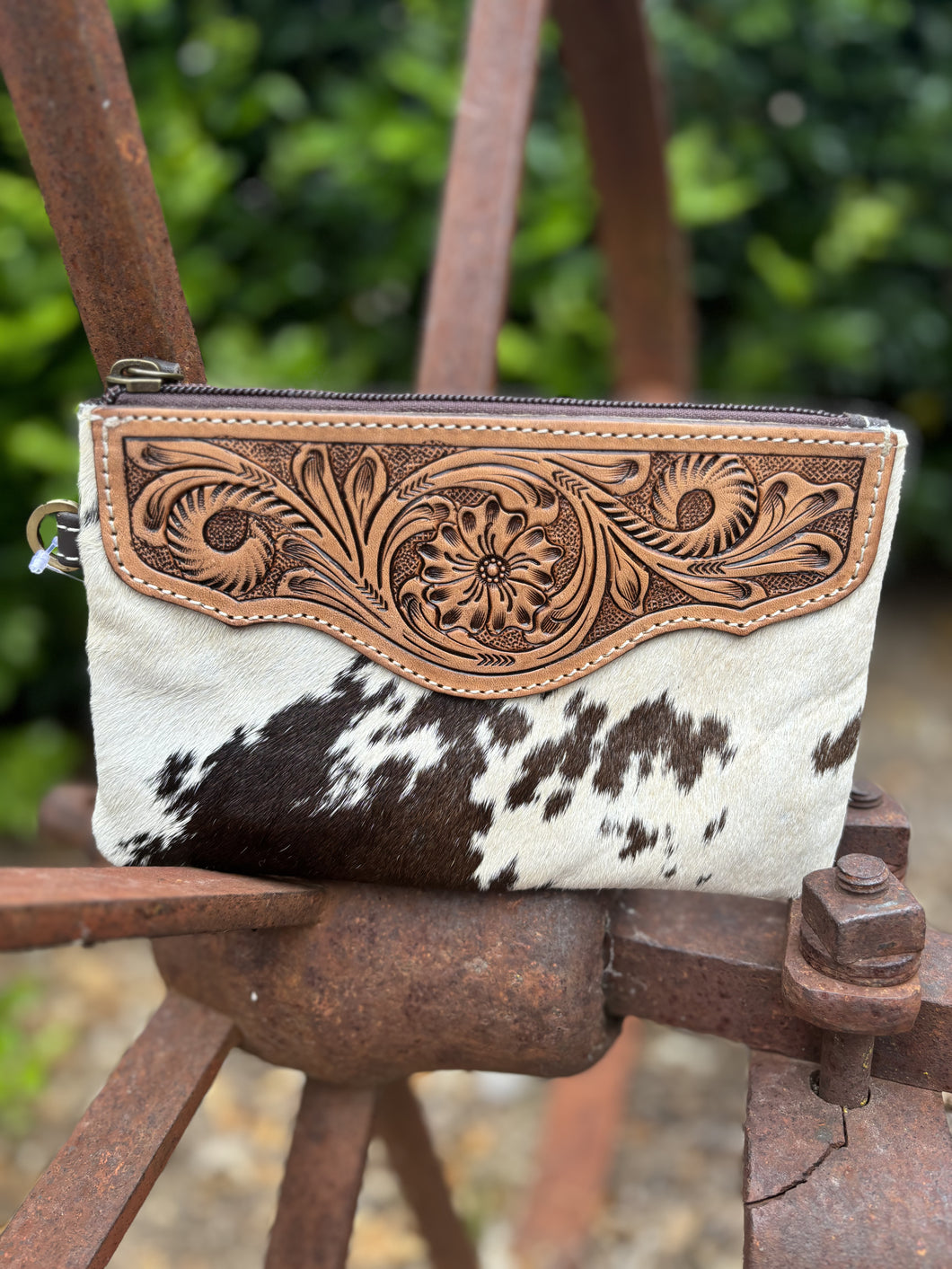 Cowhide - Para tooled clutch- Brown