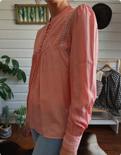 SINUATA blouse with long sleeves and lace inserts - Rose