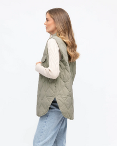 KHAKI QUILTED OVERSIZED VEST