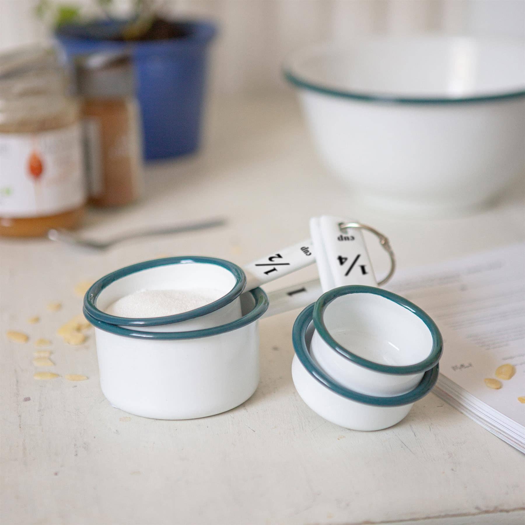 4pc White Enamel Measuring Cups Set - green