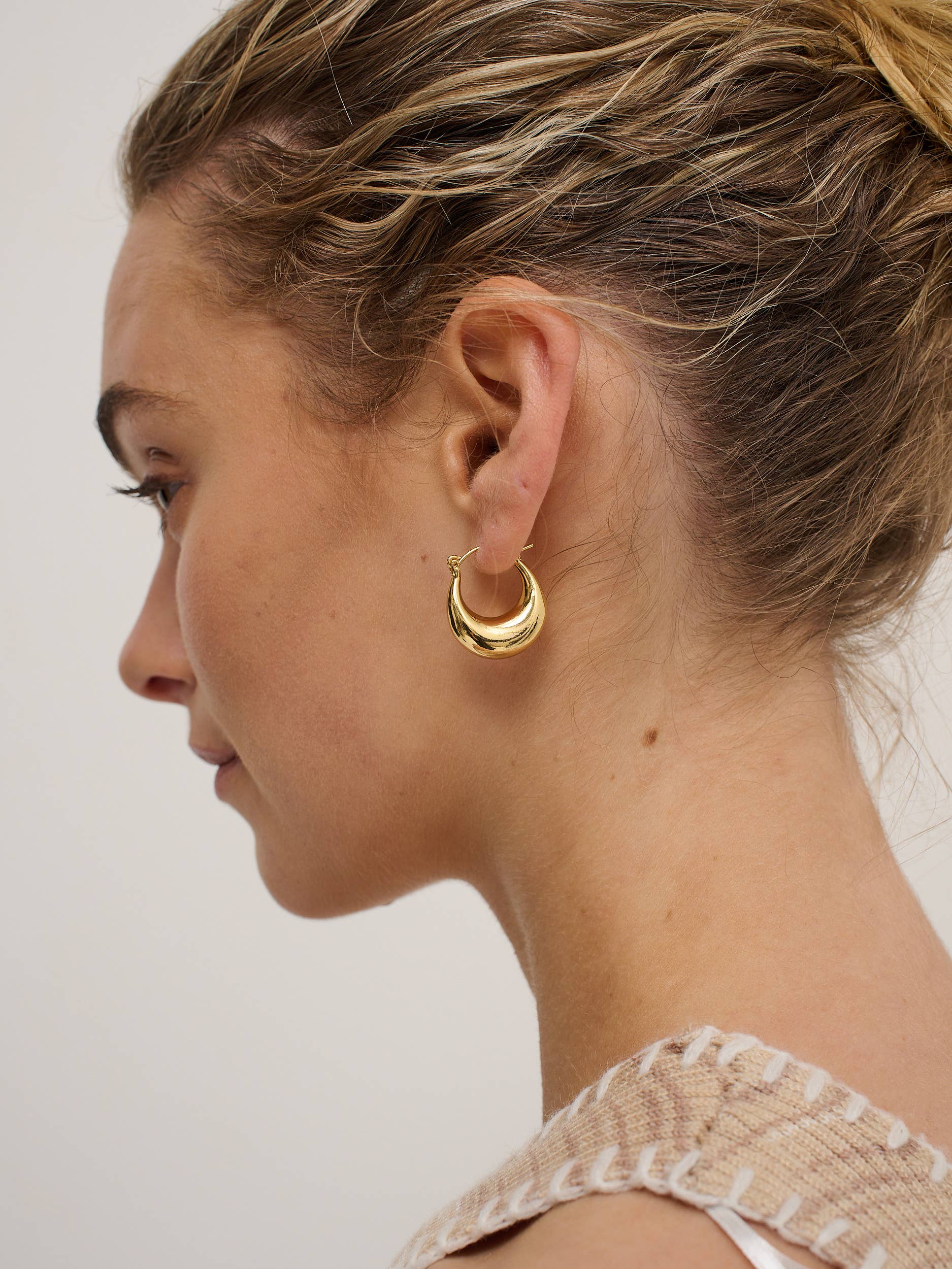Linda Hoop 18K Gold Plated Earrings
