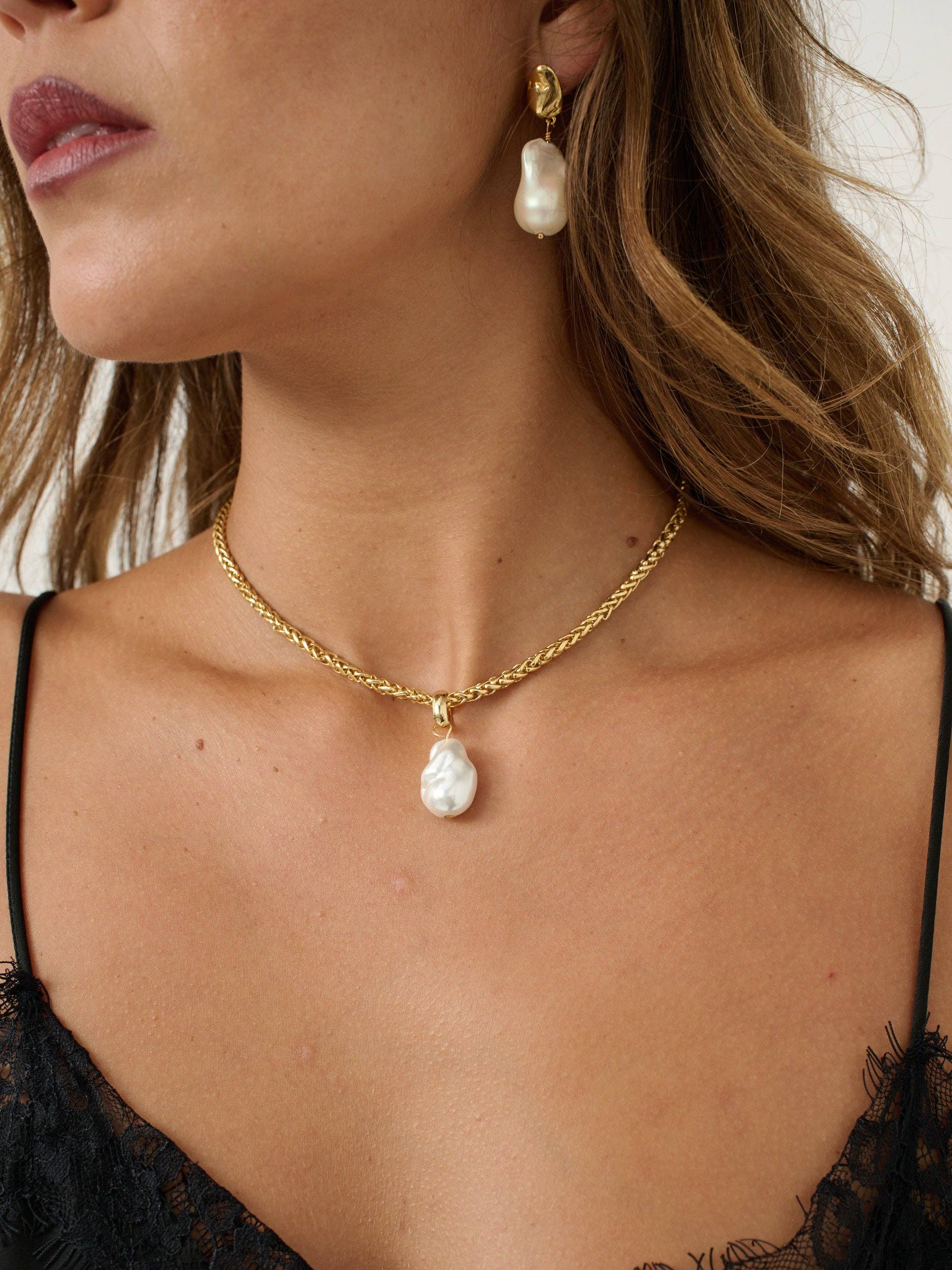 Organic Pearl Pendant Necklace