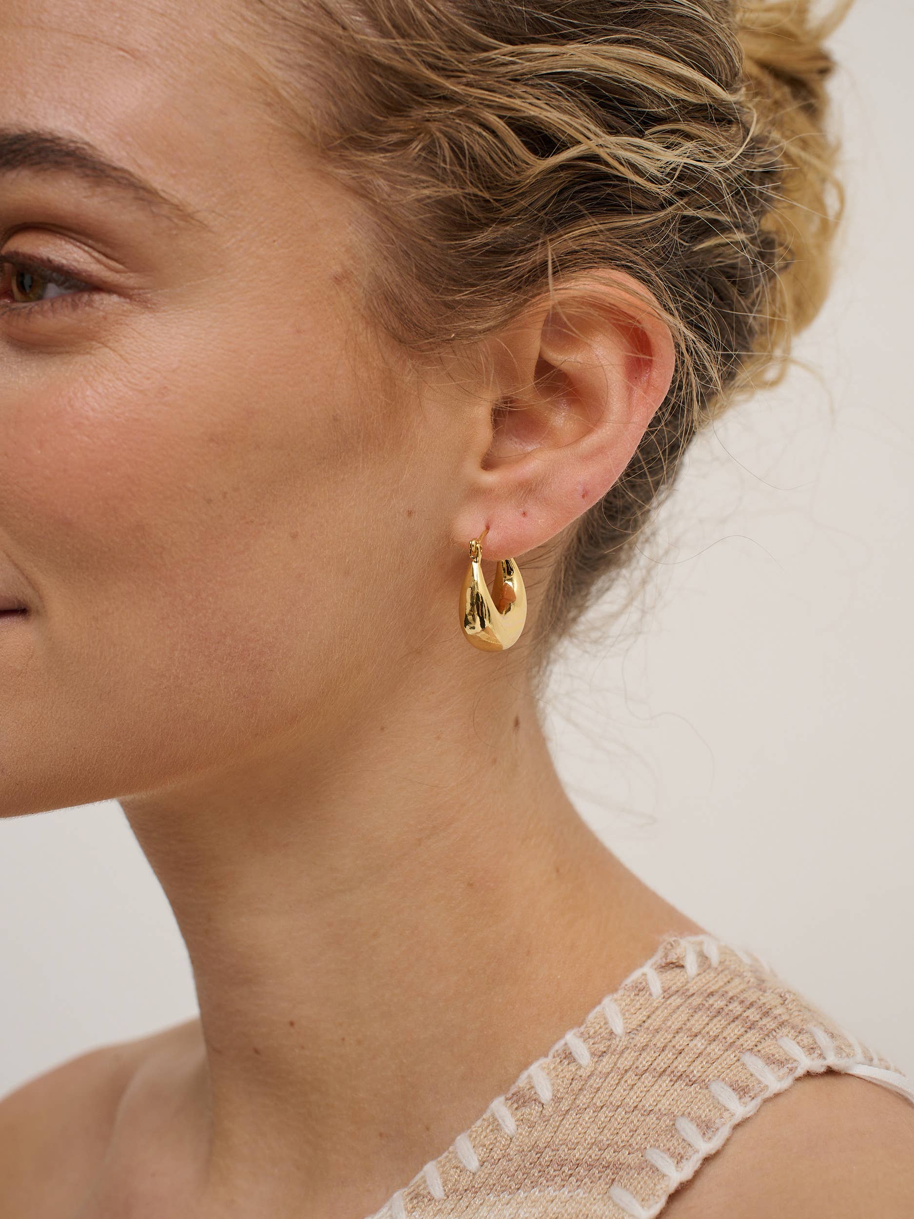 Linda Hoop 18K Gold Plated Earrings
