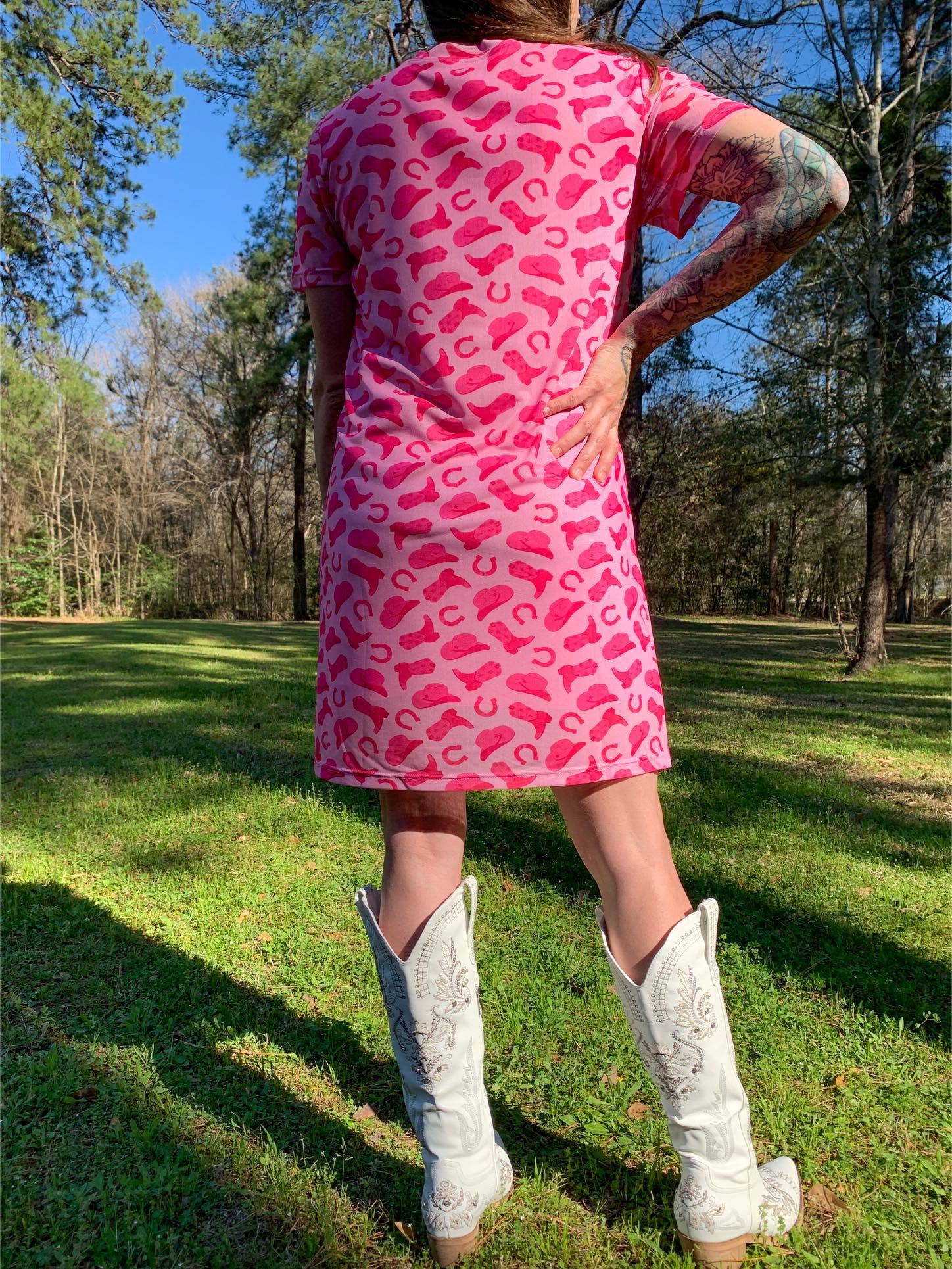 MK380 Blush &amp; Bashful Short Sleeve Mesh Sheath Dress - Pink