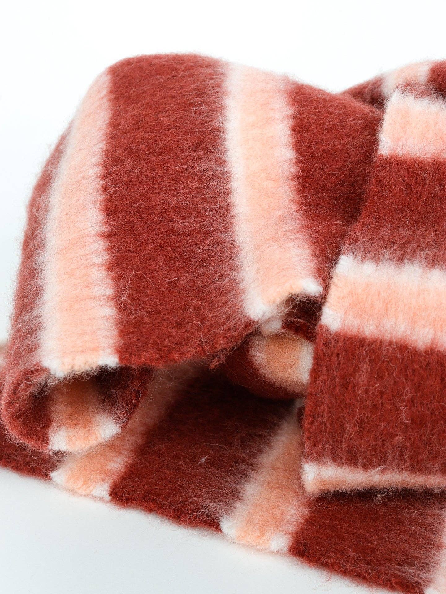Sora Stripe Fluffy Scarf