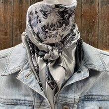 Wild Rag - 35X35" Silver & White