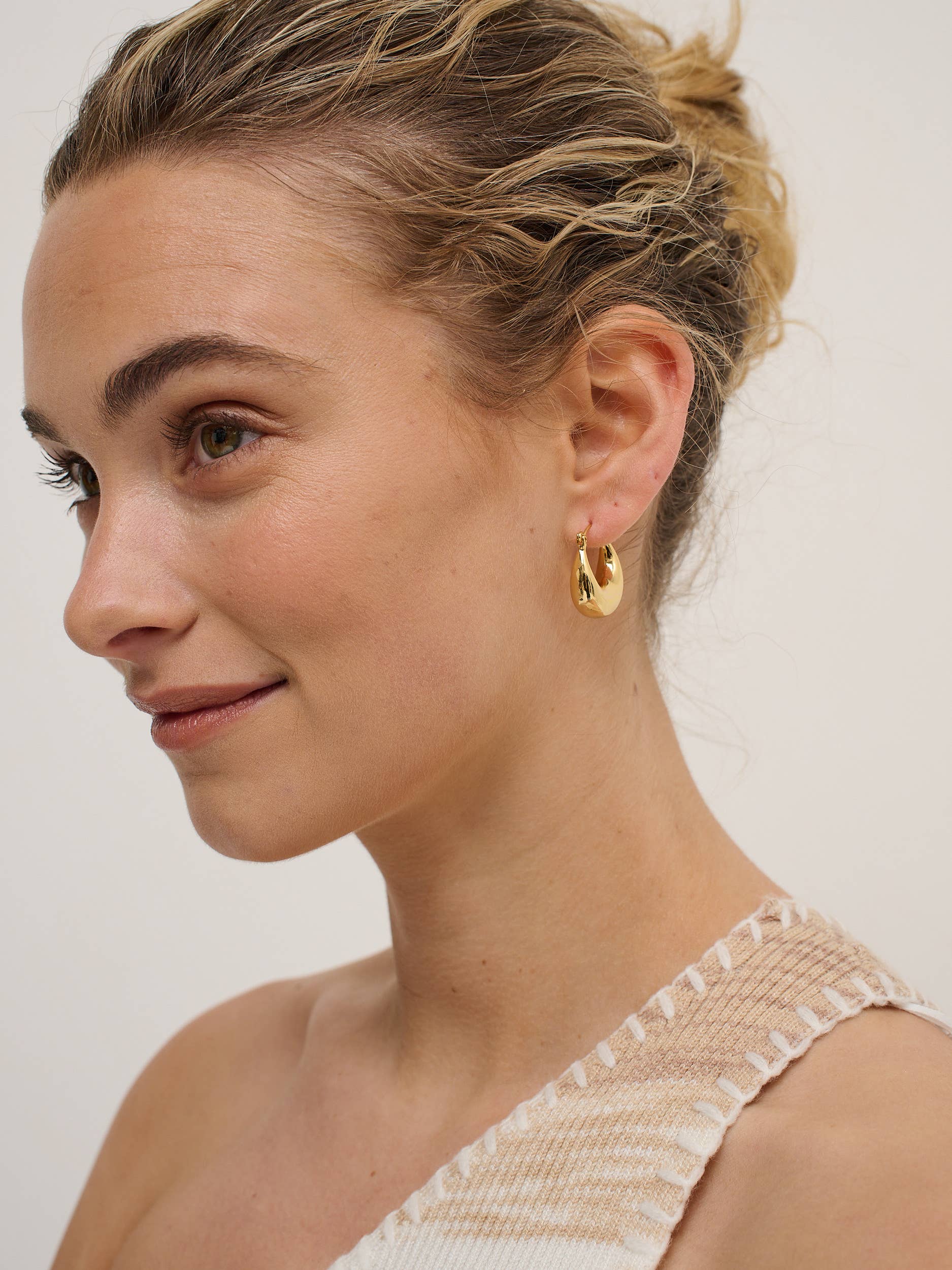 Linda Hoop 18K Gold Plated Earrings