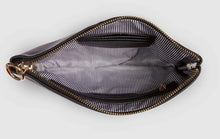 The Louenhide Molly Clutch -black